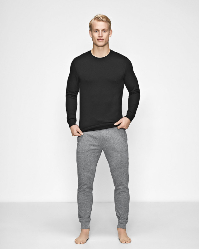 Bambussæt med en sort sweatshirt og grå sweatpants -JBS of Denmark Men